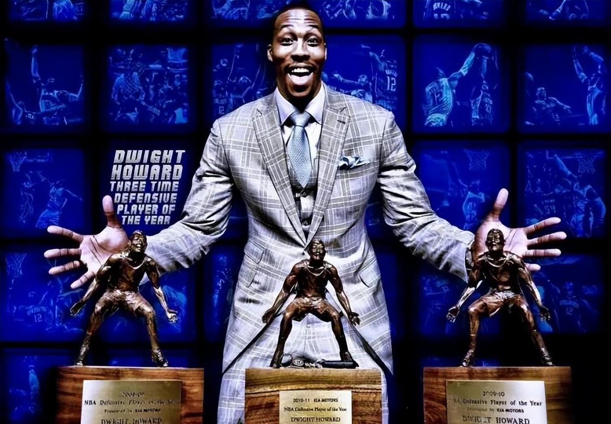 半场战报：拜仁1-0斯图加特，莱默尔脚后跟破门，奥利塞助攻（半场速报：拜仁1-0领先斯图加特，莱默尔后脚跟破门，奥利塞送助攻）