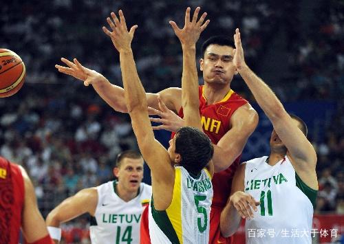 梅开二度助那不勒斯战胜尤文，霍伊伦当选全场最佳球员（双响引领那不勒斯力克尤文，霍伊伦荣膺全场MVP）