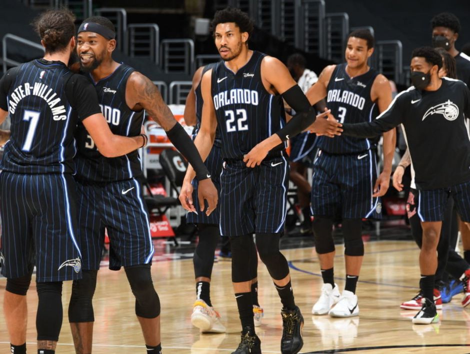 C罗主动把点球机会让给马内，一个举动彻底粉碎自私的质疑（C罗将点球权让给马内，用实际行动击碎自私质疑）