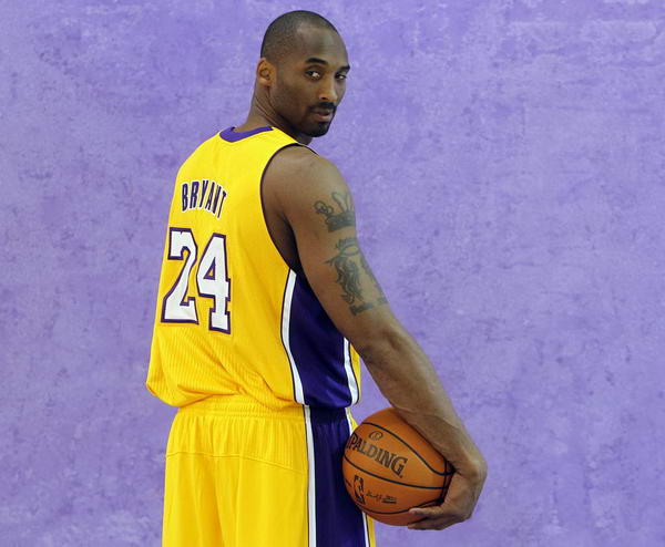 AC米兰在意大利杯1／8决赛中0-1不敌拉齐奥，终结13连胜，遭遇赛季首败。（意大利杯1／8决赛，AC米兰0-1不敌拉齐奥，13连胜止步遭遇赛季首败）