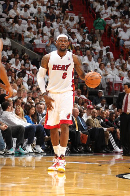 皇马大战前瞻：毕尔巴鄂竞技首发三大变阵，拉波特领衔加强后防线（皇马战前前瞻：毕尔巴鄂三处首发调整，拉波特压阵加固后防）