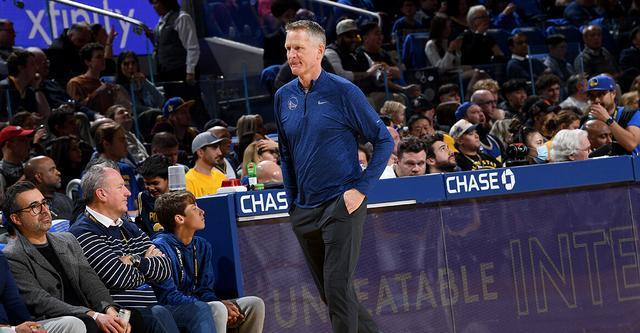 疯狂的足球：米兰门神迈尼昂的盘带合集（AC米兰门神迈尼昂盘带集锦：门将的华丽脚法）