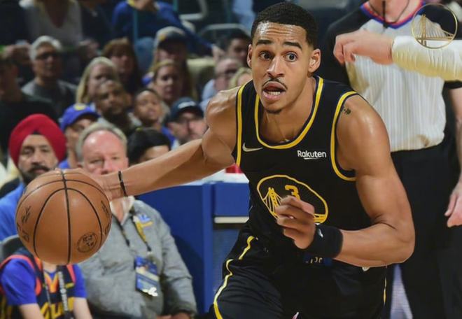 王飞获双料推广人奖，推动中国拳击发展，助力职业拳击繁荣。（王飞荣获双料推广人称号，助推中国拳击发展与职业拳击繁荣）