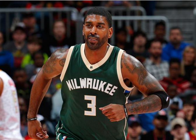 记者：国安厨师将退休，俱乐部将为其举办特殊的“退役”仪式（记者：国安厨师将告别岗位，俱乐部准备一场独特的“退役”仪式）