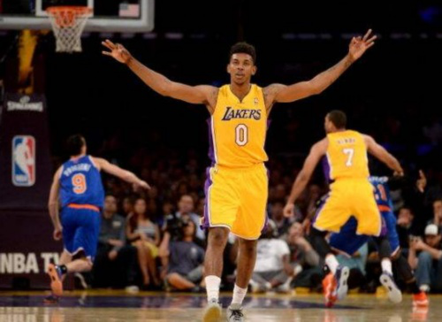 超高效率！哈里斯12中10贡献赛季新高26分（12投10中！哈里斯砍下赛季新高26分，效率惊人）