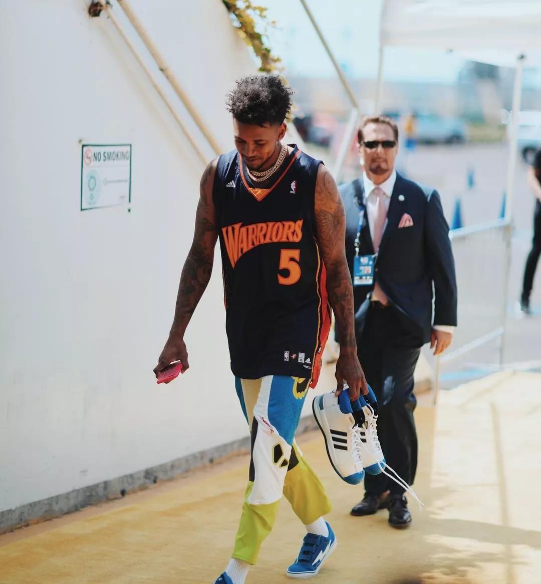 正主点赞，解释不清！阿森纳前锋阿诺斯被很多人认为...（当事人点赞仍说不清！阿森纳前锋阿诺斯被众多球迷认为...）